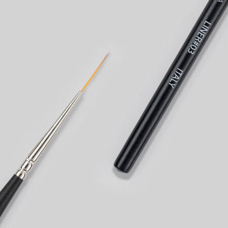 Pincel Liner 03 de MŪSA NAILS SPAIN para nail art, ideal para líneas finas y detalles precisos