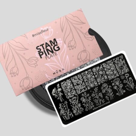 Placa Stamping Miss Fleur de MŪSA NAILS SPAIN para nail art, ideal para diseños florales detallados y elegantes