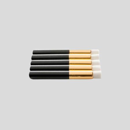 Set de 5 brochas limpiadoras para pestañas naturales y extensiones.