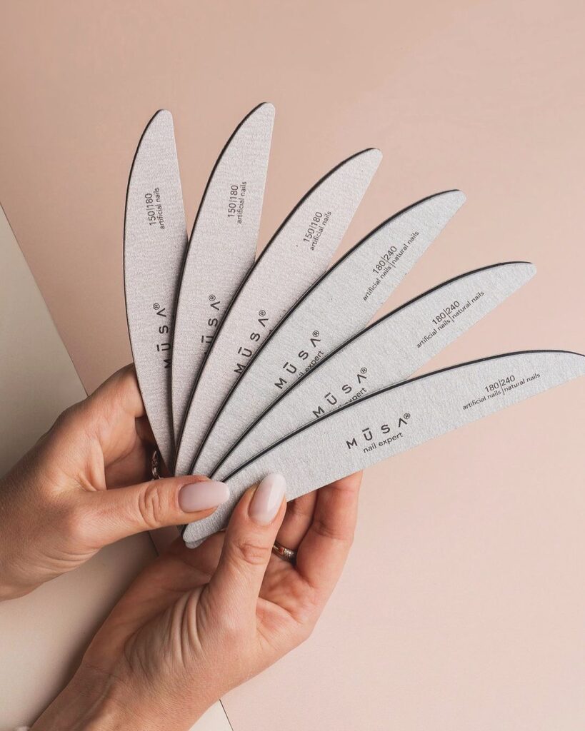 Cómo Limar las Uñas Correctamente: Guía Completa para una Manicura Perfecta