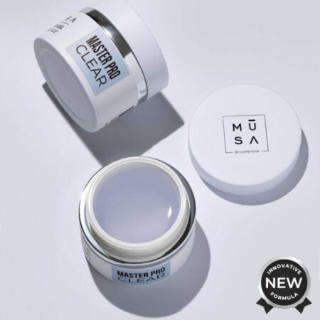 Gel Builder Master Pro Clear transparente aplicado en uñas para un acabado duradero y profesional. 50 ml Musa Nails