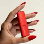Pigmentix Iconic Red 12, esmalte semipermanente rojo clásico, aplicado en uña, Musa Nails