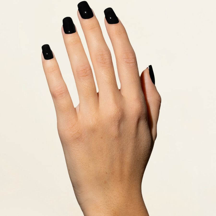 Esmalte semipermanente Pigmentix® Pure Noir 001 – Negro Intenso, ultra pigmentado y duradero