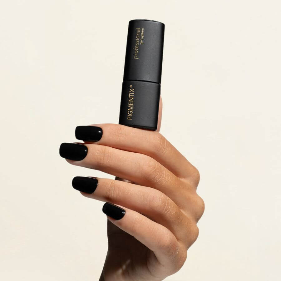 Esmalte semipermanente Pigmentix® Pure Noir 001 – Negro Intenso, ultra pigmentado y duradero
