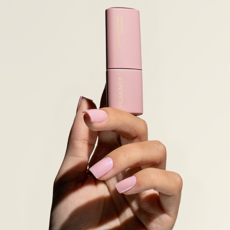 Nude Rose 018 – Rosa Nude Suave y Ultra Pigmentado es la opción ideal para manicuras elegantes, naturales y duraderas.