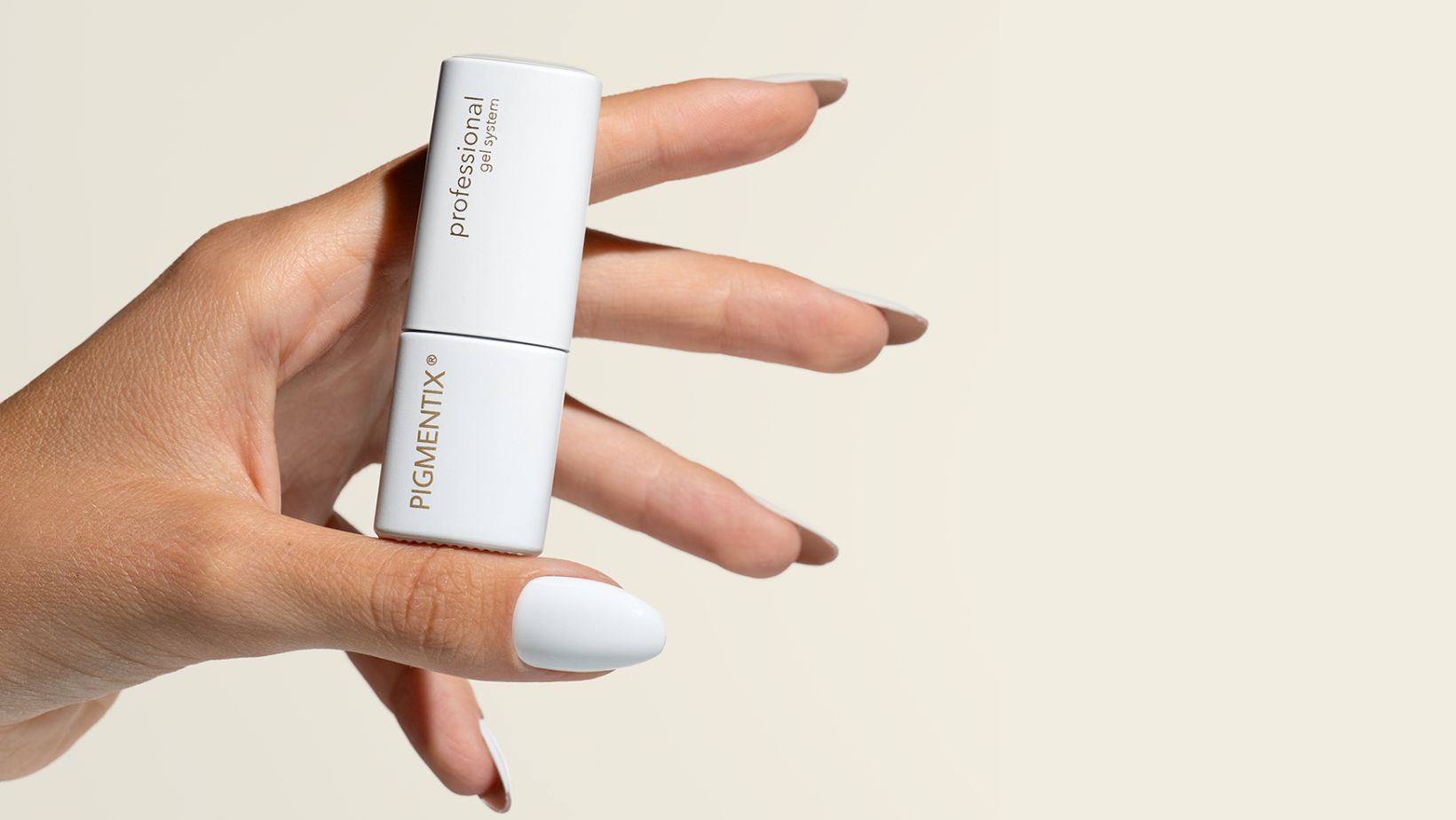 uñas color blanco semipermanente musa nails