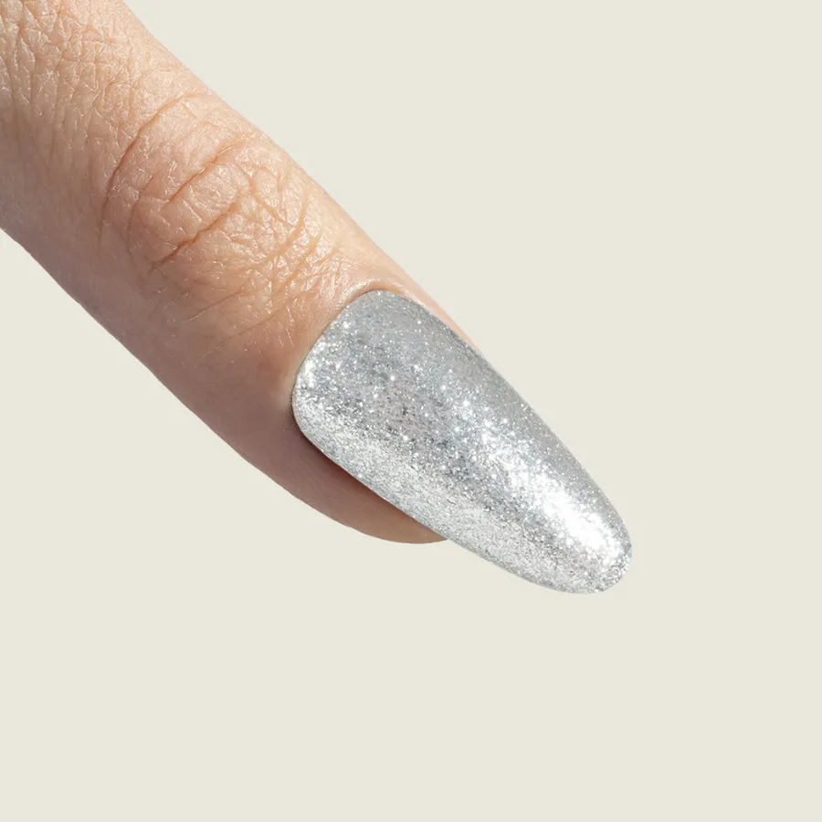 MUSA Starry 04, gel semipermanente glitter platino, aplicado en uña, Musa Nails