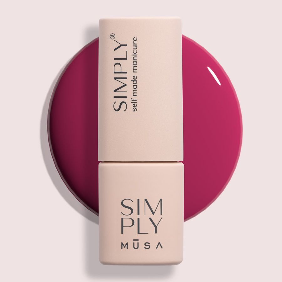 Gel Semipermanente Magenta: manicura profesional con color intenso El Gel Semipermanente Magenta de Simply Musa permite disfrutar de una manicura profesional desde casa con un acabado brillante, uniforme y duradero. Este tono magenta aporta sofisticación y personalidad, ideal para looks modernos y llamativos. Parte de la línea Simply Musa, este gel está pensado para quienes buscan colores intensos, larga duración y una fórmula que cuide la uña natural. Su composición sin HEMA ni di-HEMA lo hace apto incluso para pieles sensibles o personas con tendencia a alergias, ofreciendo una aplicación segura y sin irritaciones. Su textura autonivelante permite una aplicación rápida y homogénea, evitando marcas o acumulaciones de producto. El pincel flat round asegura precisión incluso en la zona de cutícula, logrando un acabado limpio y profesional desde la primera pasada. Resultados duraderos y máxima comodidad El Gel Semipermanente Magenta garantiza hasta 3 semanas o más de duración, manteniendo el brillo y la intensidad del color sin desconchados. Su fórmula resistente protege la uña natural y asegura un acabado impecable durante semanas. La eliminación es rápida y sencilla mediante soak off con remover gel, sin dañar la uña natural, convirtiéndolo en una opción perfecta para uso profesional o doméstico. Características principales: Fórmula segura sin HEMA ni di-HEMA Alta pigmentación para un color intenso y uniforme Aplicación precisa con pincel flat round Textura autonivelante para acabado perfecto Eliminación rápida sin dañar la uña Duración hasta 3 semanas o más Especificaciones técnicas Alta pigmentación – cobertura desde la primera capa Fórmula autonivelante – sin marcas ni estrías Larga duración – hasta 3 semanas Aplicación fácil – pincel ergonómico Polimerización rápida – 60 segundos LED/UV Eliminación rápida – soak off seguro Brillo duradero – acabado impecable Cómo utilizar el producto Preparar la uña natural eliminando cutículas y matizando la superficie. Limpiar con cleanser y aplicar Nail Prep. Aplicar base coat y polimerizar. Aplicar una capa de Gel Semipermanente Magenta y curar en lámpara. Repetir si se desea mayor intensidad de color. Sellar con top coat y polimerizar.