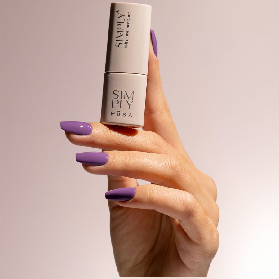 esmalte semipermanente violeta de larga duración