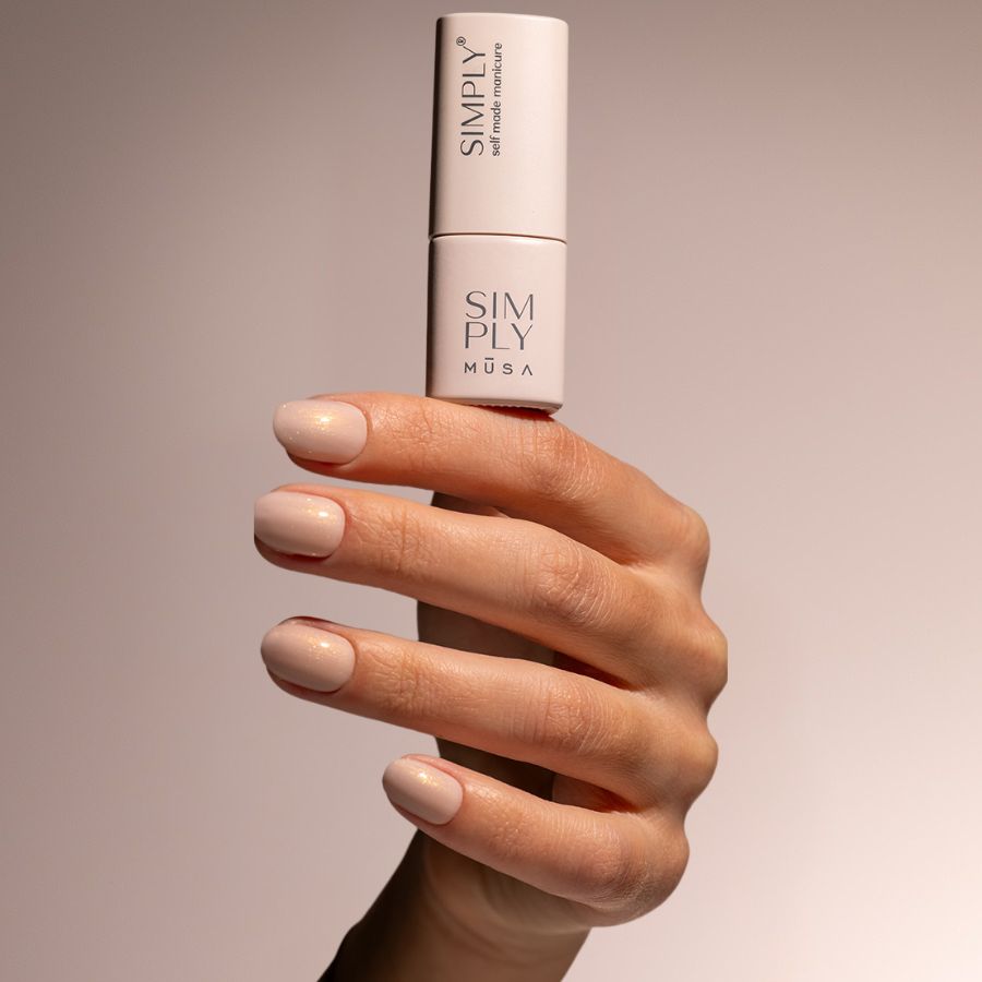 semipermanente rosa palo uñas elegante