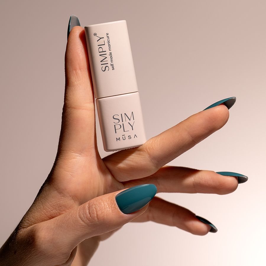 semipermanente verde oscuro uñas gel larga duración