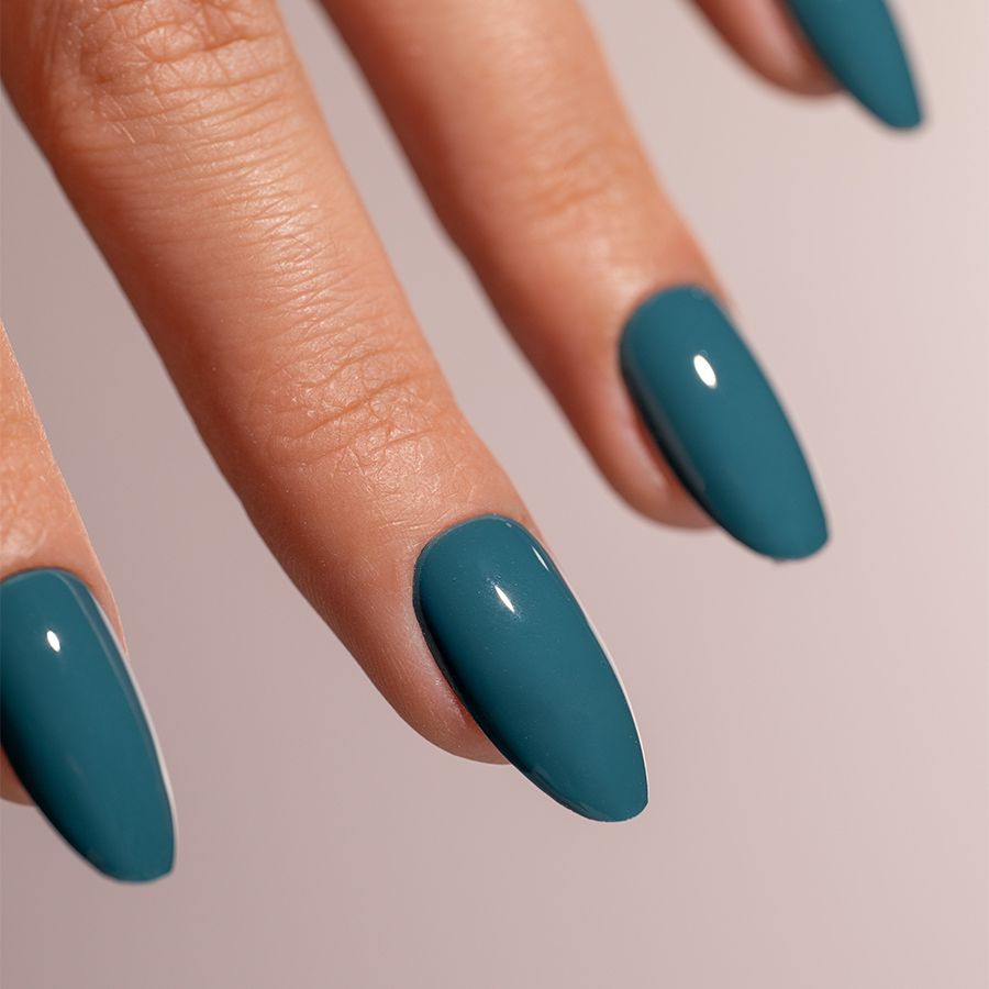 semipermanente verde oscuro uñas gel larga duración