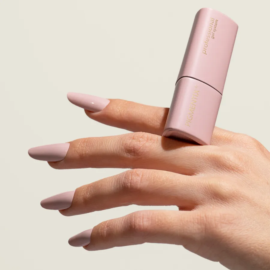 Pigmentix Pink Pepper 52, esmalte semipermanente rosa nude, aplicado en uña, Musa Nails
