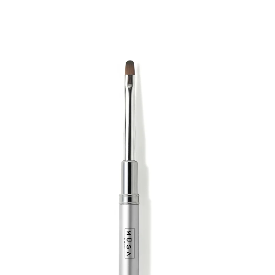 Pincel Oval 04 de MŪSA NAILS SPAIN para nail art, ideal para geles y color con precisión