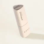 Cat Eye Diamond Gel Polish 8 ml mostrando efecto ojo de gato brillante e iridiscente en uñas