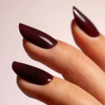 Gel semipermanente color sangría sin HEMA Simply Musa SP019 de 8 ml