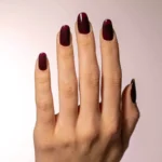 Gel semipermanente color sangría sin HEMA Simply Musa SP019 de 8 ml