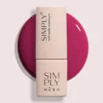 Gel Semipermanente Magenta: manicura profesional con color intenso El Gel Semipermanente Magenta de Simply Musa permite disfrutar de una manicura profesional desde casa con un acabado brillante, uniforme y duradero. Este tono magenta aporta sofisticación y personalidad, ideal para looks modernos y llamativos. Parte de la línea Simply Musa, este gel está pensado para quienes buscan colores intensos, larga duración y una fórmula que cuide la uña natural. Su composición sin HEMA ni di-HEMA lo hace apto incluso para pieles sensibles o personas con tendencia a alergias, ofreciendo una aplicación segura y sin irritaciones. Su textura autonivelante permite una aplicación rápida y homogénea, evitando marcas o acumulaciones de producto. El pincel flat round asegura precisión incluso en la zona de cutícula, logrando un acabado limpio y profesional desde la primera pasada. Resultados duraderos y máxima comodidad El Gel Semipermanente Magenta garantiza hasta 3 semanas o más de duración, manteniendo el brillo y la intensidad del color sin desconchados. Su fórmula resistente protege la uña natural y asegura un acabado impecable durante semanas. La eliminación es rápida y sencilla mediante soak off con remover gel, sin dañar la uña natural, convirtiéndolo en una opción perfecta para uso profesional o doméstico. Características principales: Fórmula segura sin HEMA ni di-HEMA Alta pigmentación para un color intenso y uniforme Aplicación precisa con pincel flat round Textura autonivelante para acabado perfecto Eliminación rápida sin dañar la uña Duración hasta 3 semanas o más Especificaciones técnicas Alta pigmentación – cobertura desde la primera capa Fórmula autonivelante – sin marcas ni estrías Larga duración – hasta 3 semanas Aplicación fácil – pincel ergonómico Polimerización rápida – 60 segundos LED/UV Eliminación rápida – soak off seguro Brillo duradero – acabado impecable Cómo utilizar el producto Preparar la uña natural eliminando cutículas y matizando la superficie. Limpiar con cleanser y aplicar Nail Prep. Aplicar base coat y polimerizar. Aplicar una capa de Gel Semipermanente Magenta y curar en lámpara. Repetir si se desea mayor intensidad de color. Sellar con top coat y polimerizar.