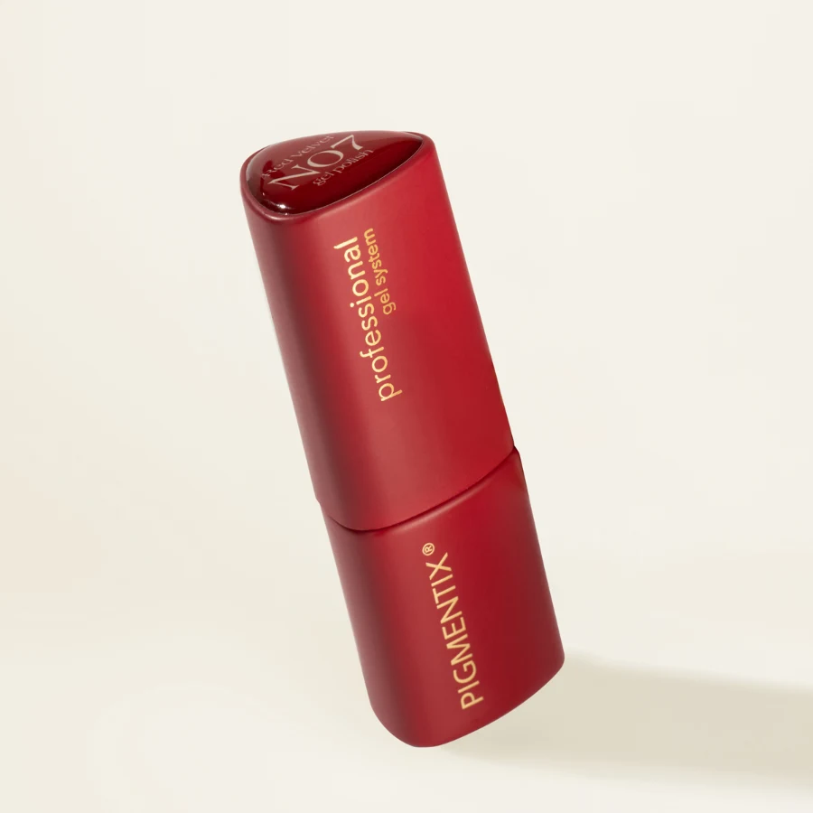 Frasco de esmalte semipermanente rojo rubí Pigmentix® Red Velvet N07, colección Fuego – Musa Nails