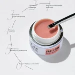 Envase de FAST FORM Builder Gel de 15 ml en tono rosa, builder gel autonivelante para uñas con fórmula HEMA-Free, ideal para reconstrucción sin limado.