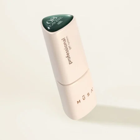 Gel Semipermanente Cat Eye Seda Verde Botella efecto ojo de gato, brillo intenso y acabado profesional