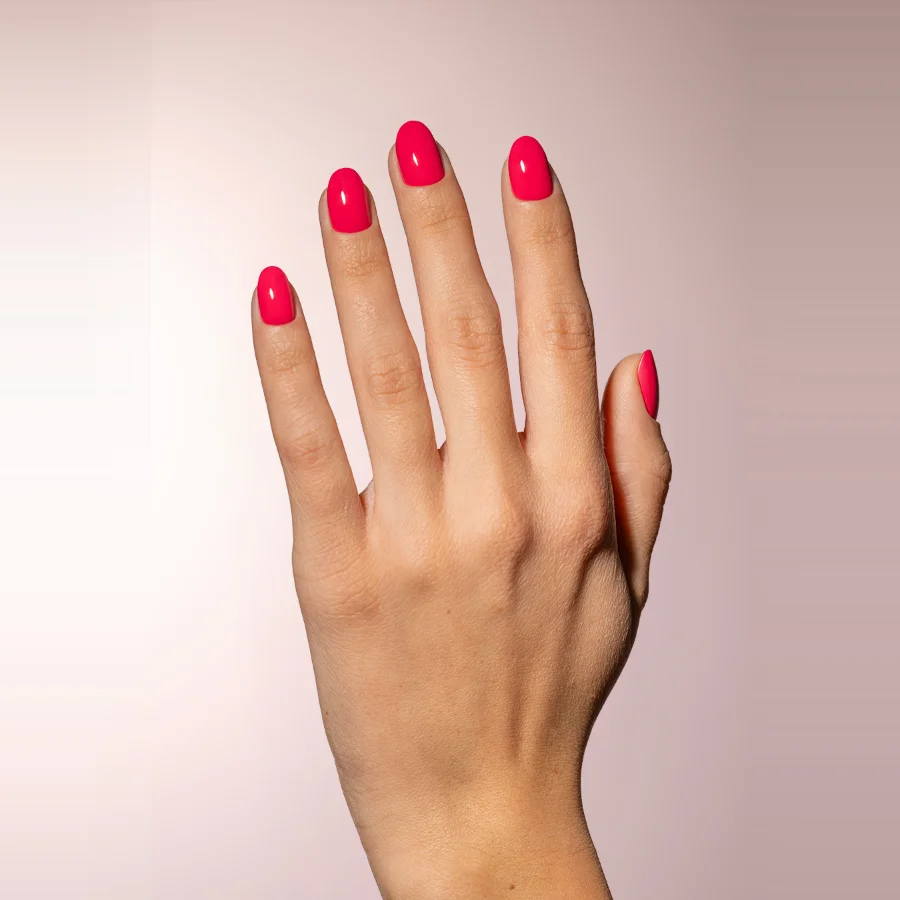 Gel semipermanente soak off fucsia Simply MUSA SP030 aplicado en uñas, Musa Nails