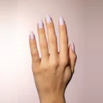 Gel semipermanente soak off rosa caramelo Simply MUSA SP031 aplicado en uñas, Musa Nails