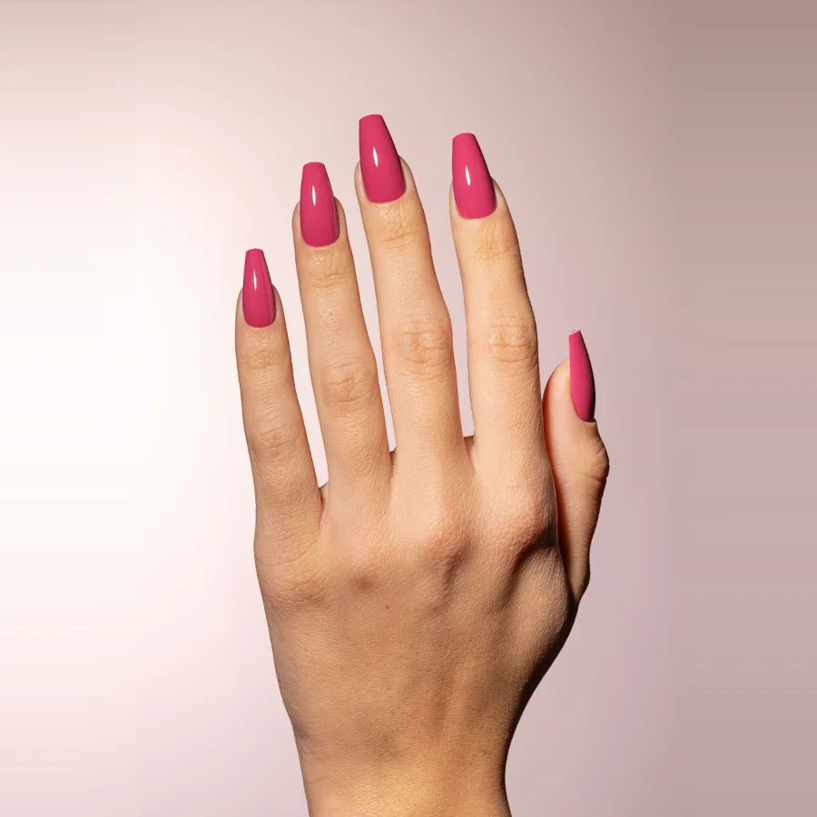 Gel semipermanente soak off rosa intenso Simply MUSA SP027 aplicado en uñas, Musa Nails