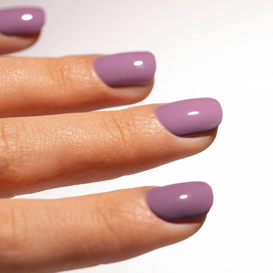 Gel semipermanente soak off rosa orquídea Simply MUSA SP035 aplicado en uñas, Musa Nails