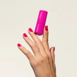 Esmalte semipermanente rosa barbie Pigmentix® Barbie 55 aplicado en uñas, Musa Nails