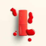 Esmalte semipermanente rojo clásico Pigmentix® Iconic Red 012 aplicado en uñas, Musa Nails