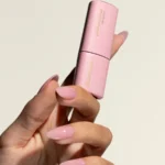 Esmalte semipermanente rosa claro Pigmentix® Light Pink 016 aplicado en uñas, Musa Nails