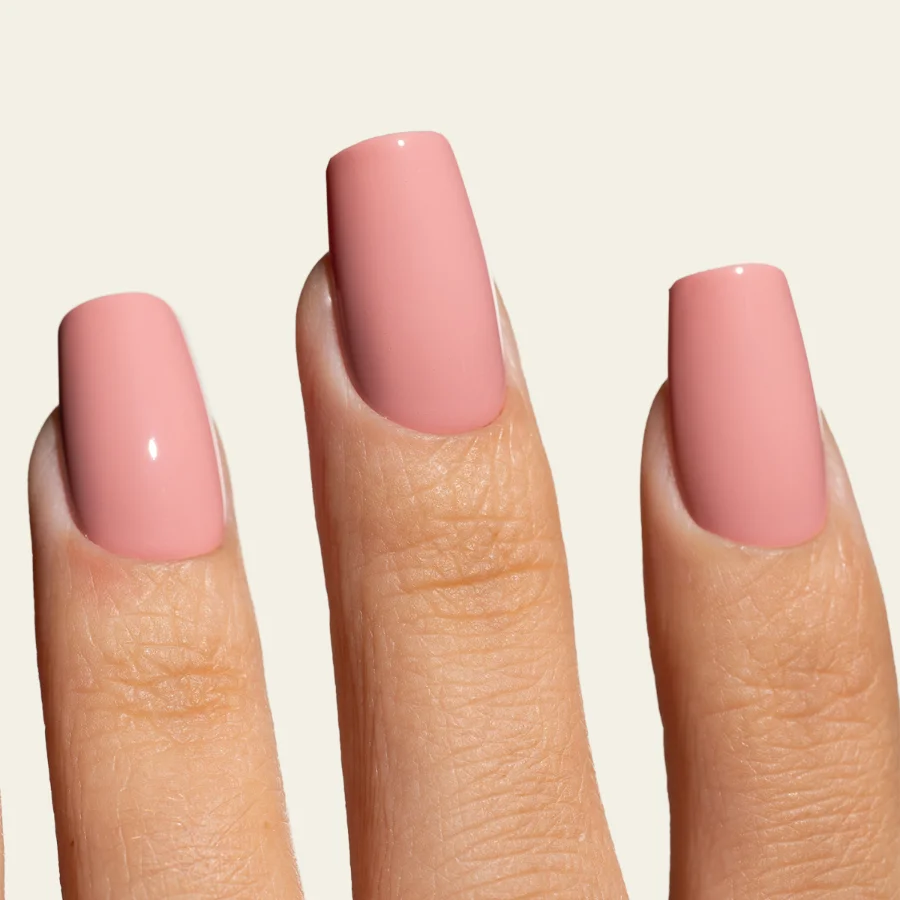Esmalte semipermanente rosa bailarina Pigmentix® Pink Ballerina 015 aplicado en uñas, Musa Nails