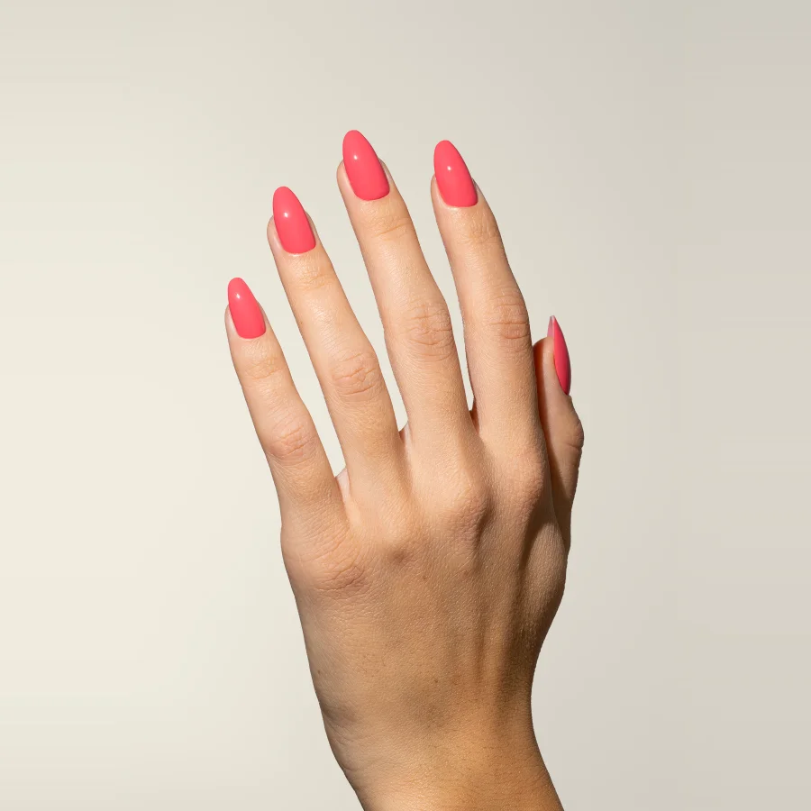 Esmalte semipermanente rosa flamenco Pigmentix® Soft Flamingo 014 aplicado en uñas, Musa Nails