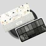Placa Stamping Couture de MŪSA NAILS SPAIN para nail art, ideal para diseños geométricos y abstractos
