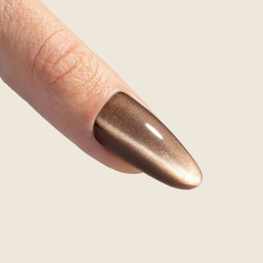 Uña con esmalte ojo de gato bronce claro Cat Eye Seda 14 – Musa Nails