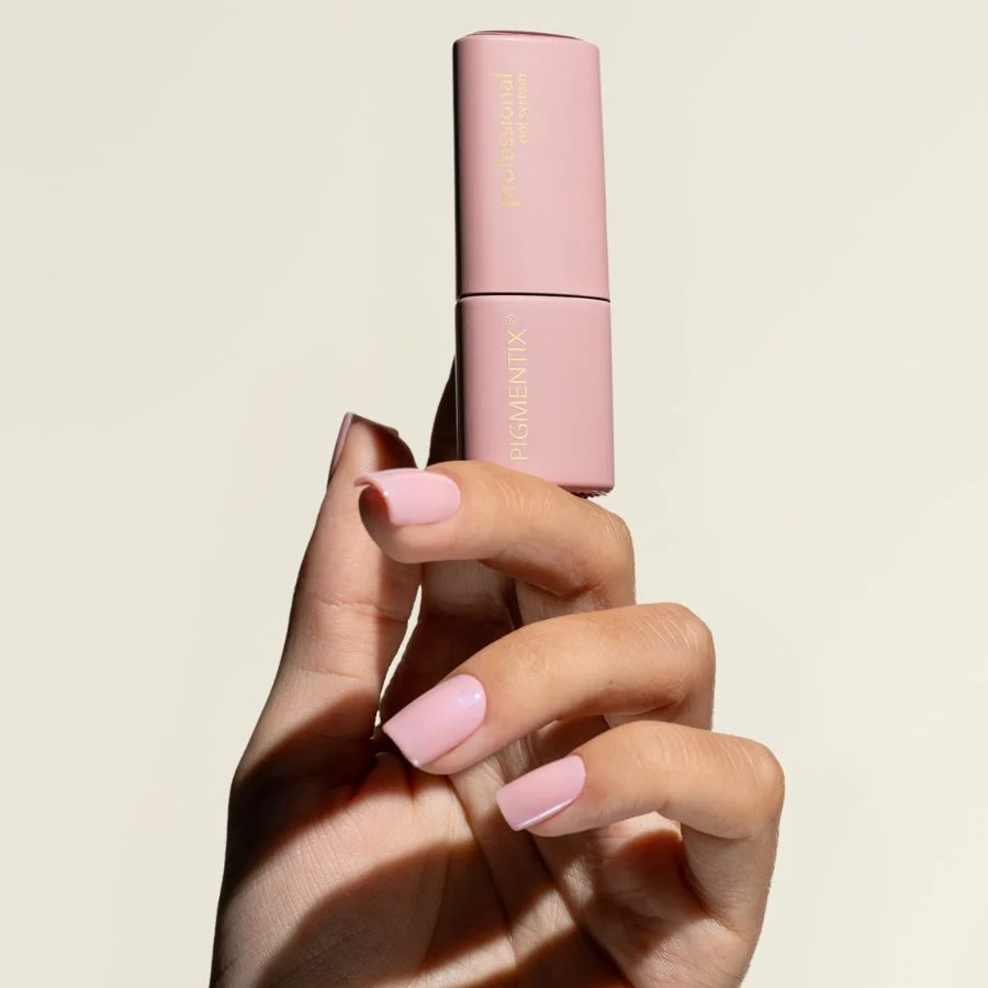 Nude Rose 018 – Rosa Nude Suave y Ultra Pigmentado es la opción ideal para manicuras elegantes, naturales y duraderas.